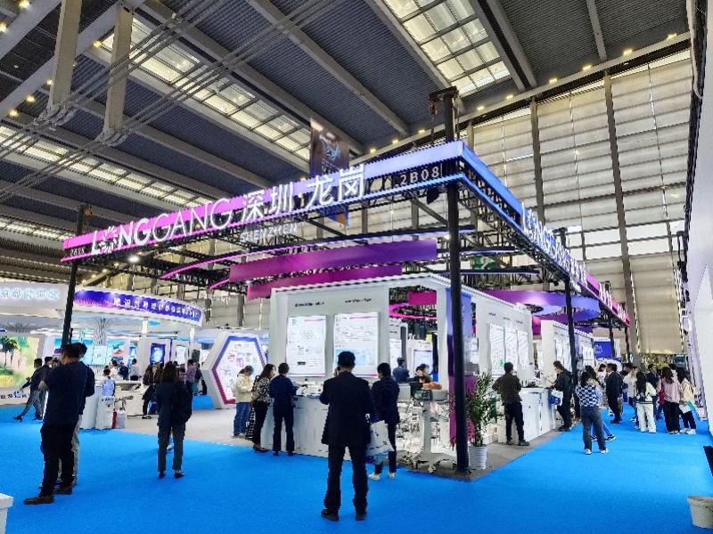 龍崗展區攜近百產品亮相深圳國際醫療器械展，彰顯產業集聚與創新實力